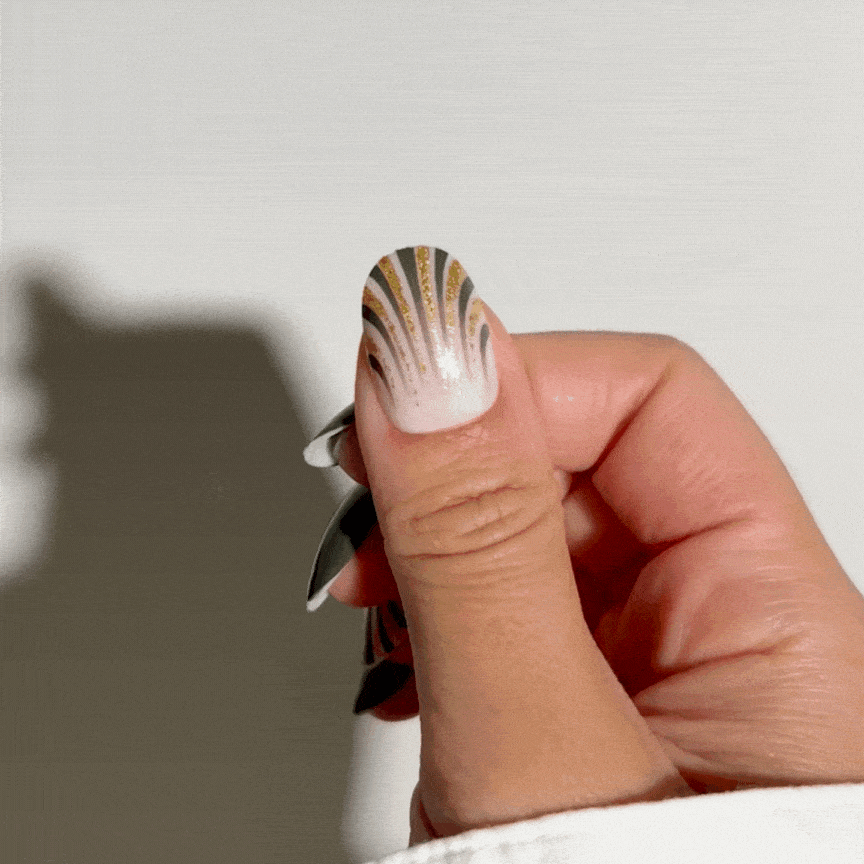 Night Blaze - Oval Sustainable Nails