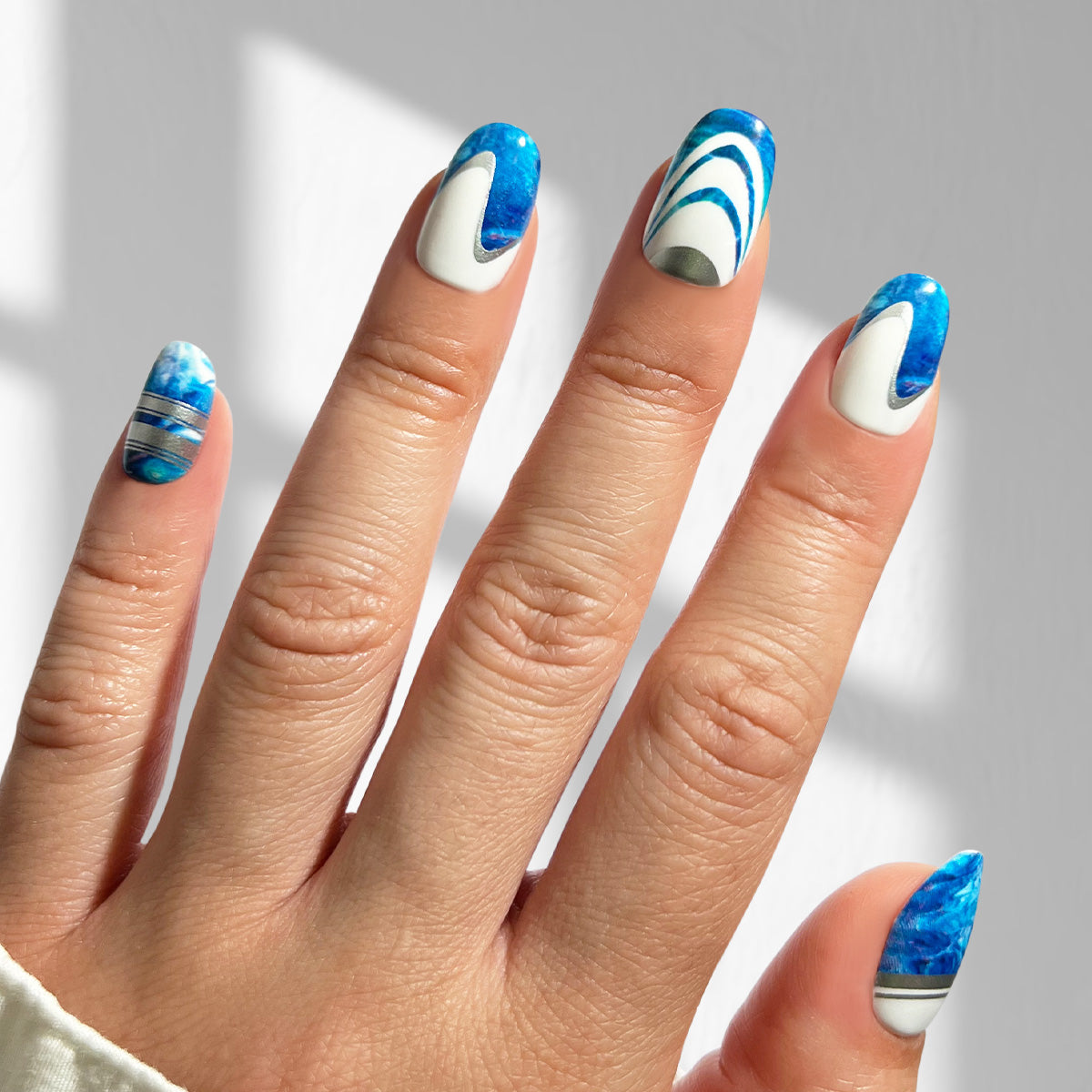 Ocean Glint - Oval Sustainable Nails