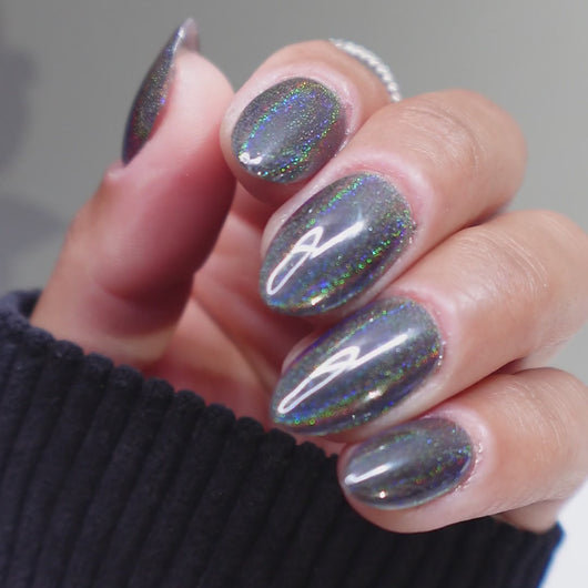 Sleek nail powder — finished nails moving to show the finish
